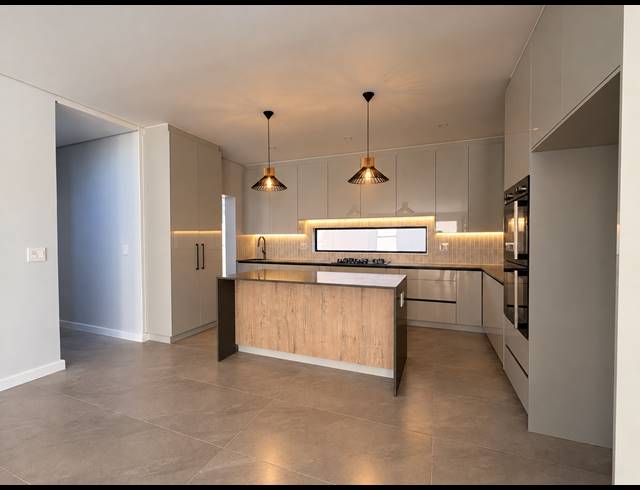 4 BEDROOM HOUSE FOR SALE IN SANDOWN